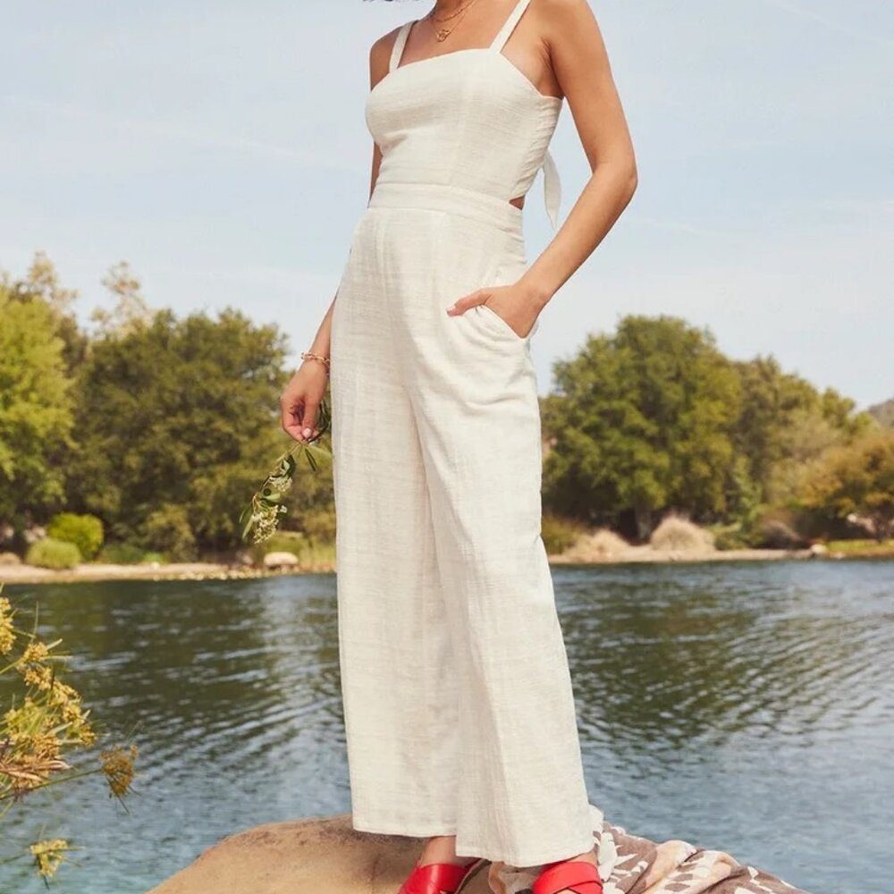 Used (Very Good) Lulu's Coastal Living Ivory Tie-Back Wide-Leg Jumpsuit size M